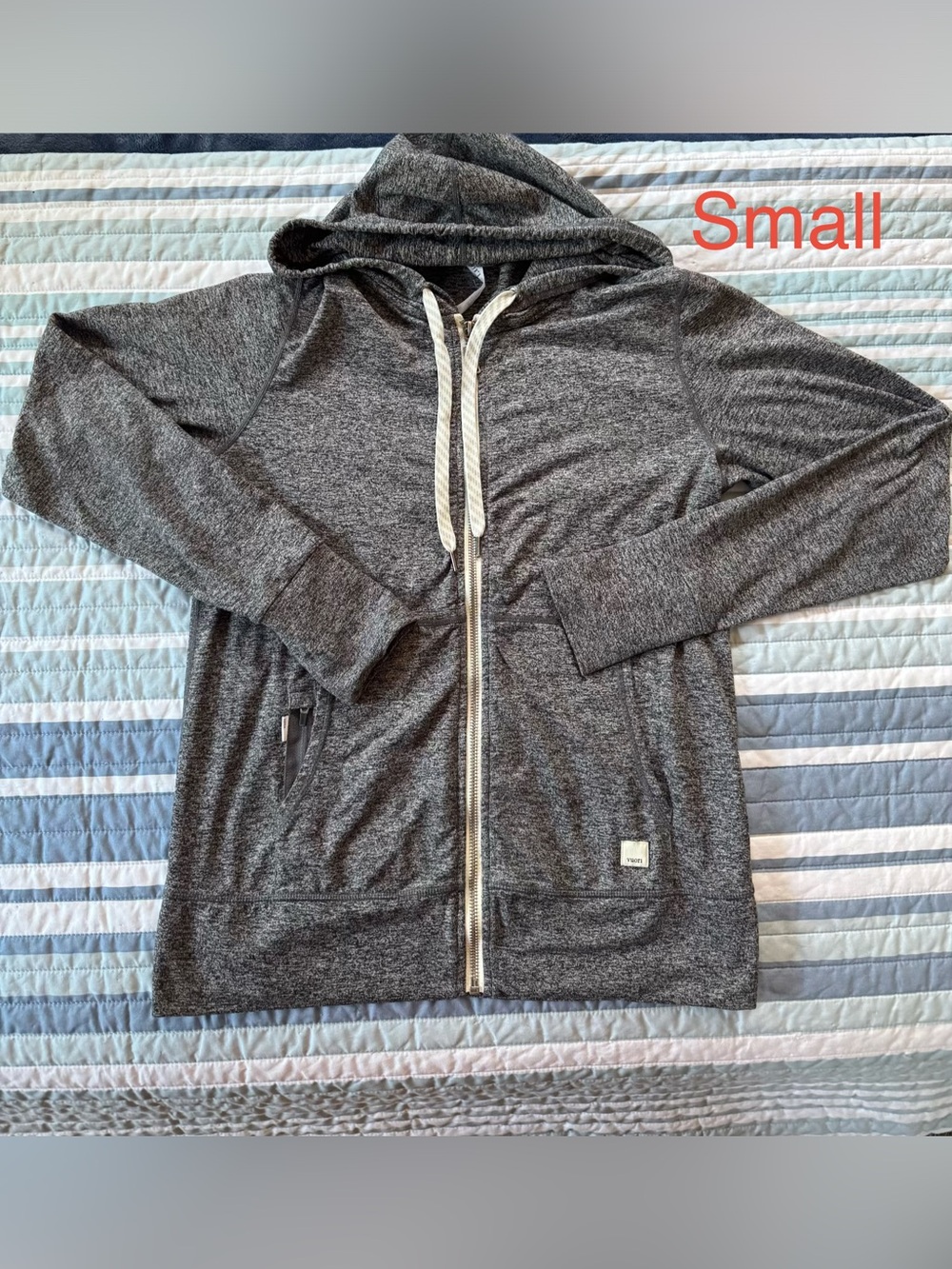 Vuori Halo Performance Hoodie in Grey Heather